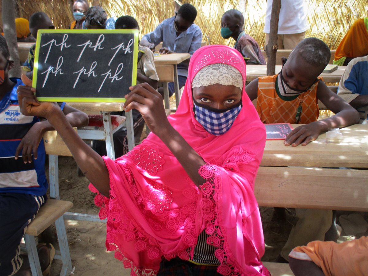 burkina-faso-speed-school-rokietou-12-yrs-foto-plan-international